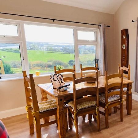 Private 3 Bedroom House Ideal For Family & Friends キリーベグス エクステリア 写真